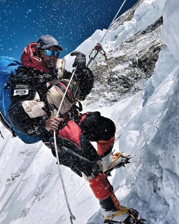Το νέο παγκόσμιο ρεκόρ Nirmal Purja σκαρφαλώνει και τους οκτώ χιλιάδες σε μόλις 6 μήνες! Everest και 13 άλλες ζώνες θανάτου