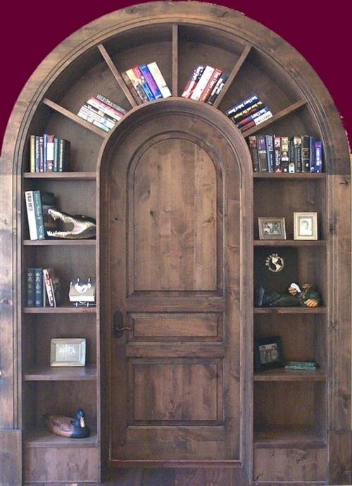 βιβλιοθήκες ζουν ωραία και ζεστή ξύλινη πόρτα