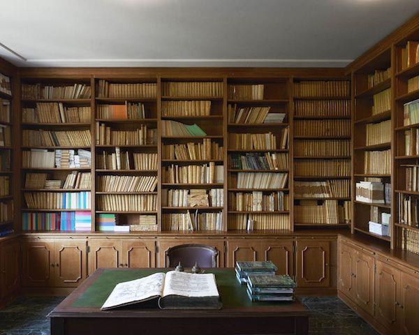 Πλούσια αρχιτεκτονική πλούσια βιβλιοθήκη Villa Les Ceders