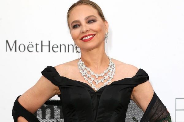 Ornella Muti 64 ετών όμορφη και σέξι