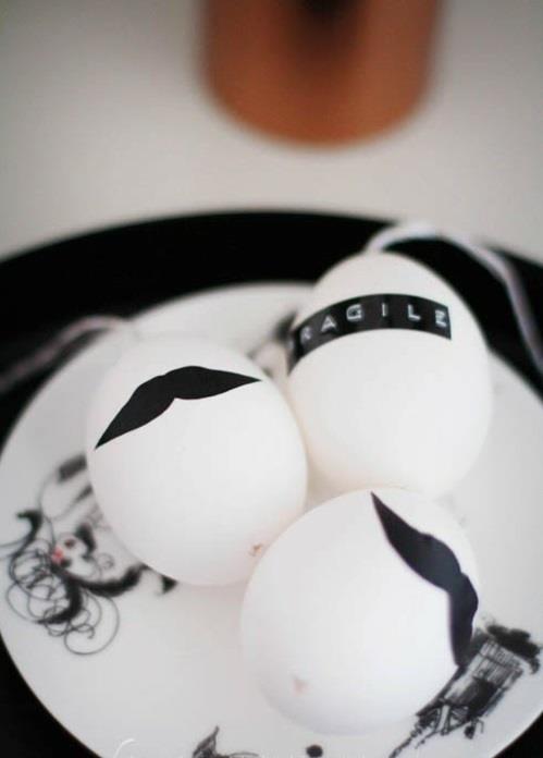 Αντικειμενικά βάψιμο των αυγών του Πάσχα σε ασπρόμαυρο