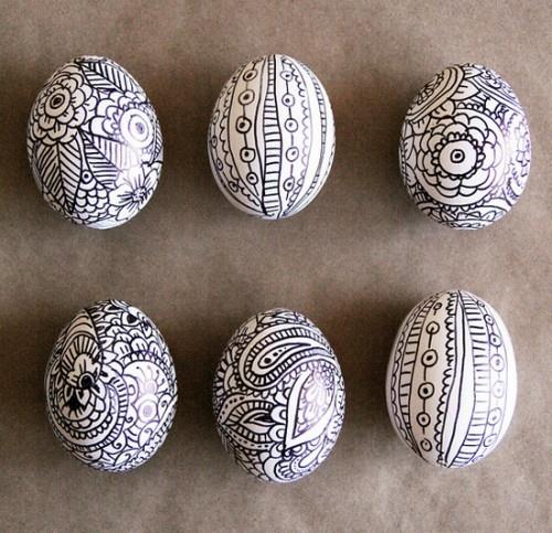 Εορταστικά Πασχαλινά αυγά σε ασπρόμαυρο
