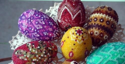 Τα πασχαλινά αυγά διακοσμημένα με μαργαριτάρια είναι πρωτότυπα κοσμήματα
