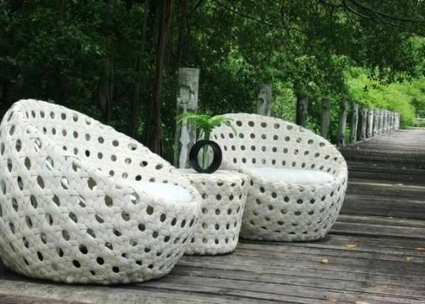 τεχνητά έπιπλα από μπαστούνι ιδέες κήπου από μπαστούνι λευκές πολυθρόνες