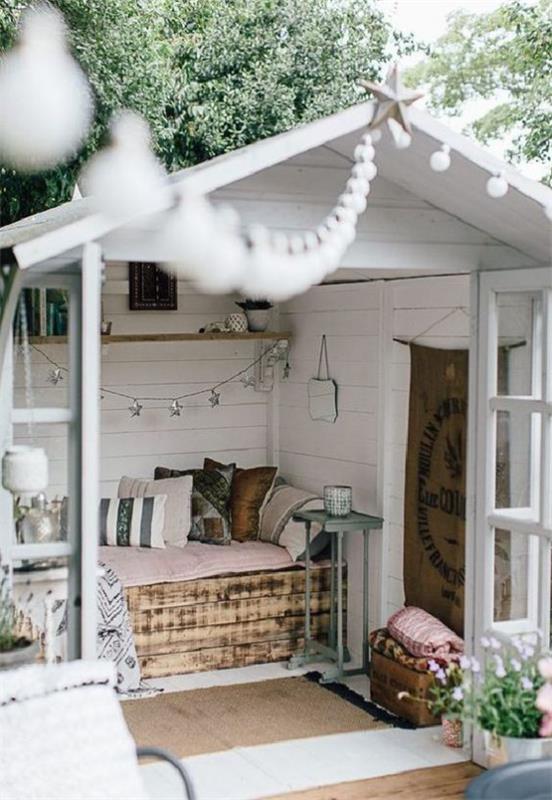 Outdoor - Trends 2020 Μετατροπή ενός σπιτιού στον κήπο σε μια όαση ηρεμίας Φτιάξτε το δικό σας κρεβάτι από παλέτες