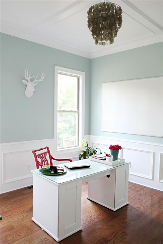 Το Palladian Blue Benjamin Moore ζωγραφίζει τον χώρο εργασίας με μοντέρνο τρόπο