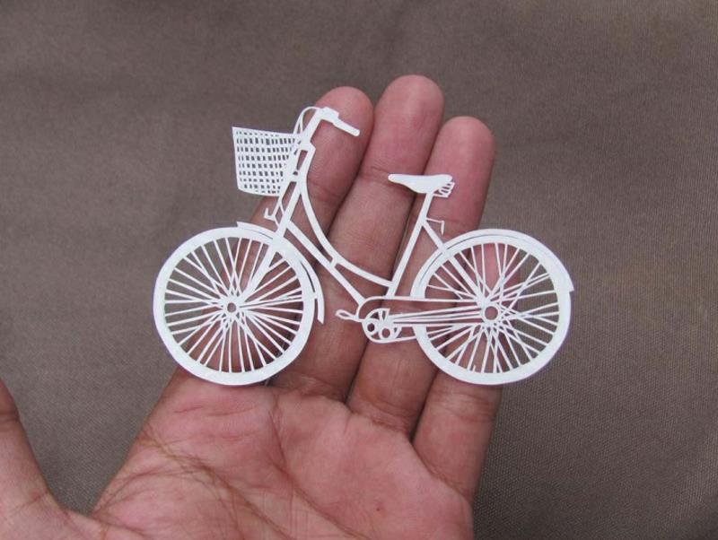 Parth Kothekar τέχνη από χάρτινο ποδήλατο