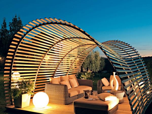 Η πέργκολα χτίζει μοντέρνο καθιστικό έξω από τον κήπο