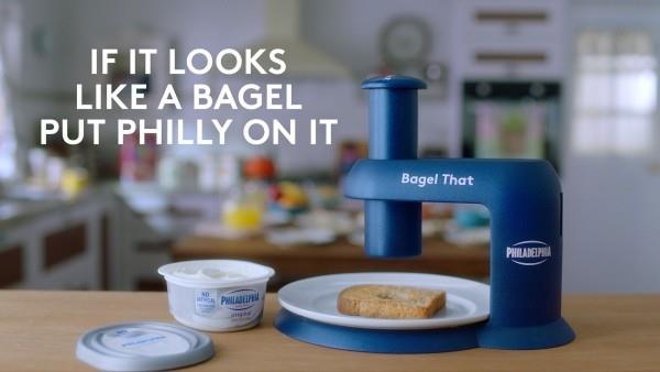 Το gadget της Φιλαδέλφειας Bagel That μετατρέπει τα πάντα σε μια μηχανή bagel bagel κρέμα τυρί αστείο