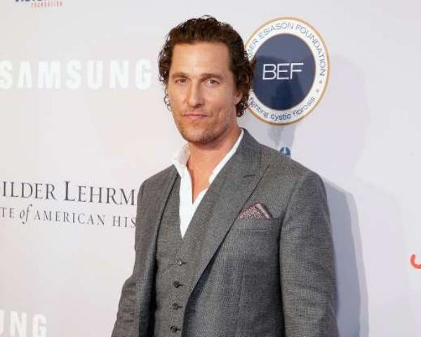Διασημότητες Ο 50χρονος Matthew McConaughey πρωταγωνιστεί στην επιτυχημένη επιτυχία The Wolf of Wall Street