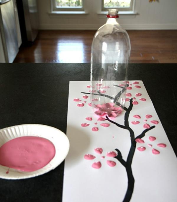 Πλαστικό μπουκάλι ζωγραφική ανακυκλωμένο δέντρο ροζ άνθη