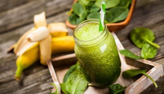 Greenριμα smoothies από σπανάκι μπανάνας πράσινα