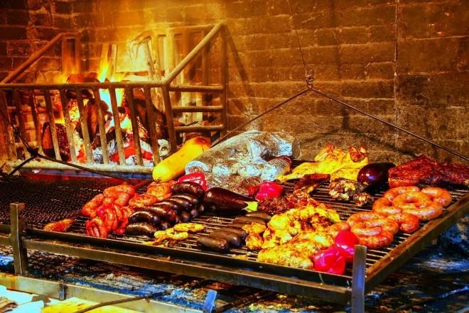 Προορισμοί 2019 Parillas Grill στην αγορά ψαριών στο Μοντεβιδέο της Ουρουγουάης