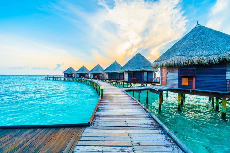 Προορισμοί 2020 Μαλδίβες Διακοπές Ξύλινα σπίτια για τουρίστες δίπλα στο νερό