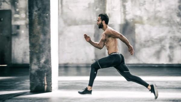 Τρέξιμο τζόκινγκ - διαλειμματική προπόνηση HIIT