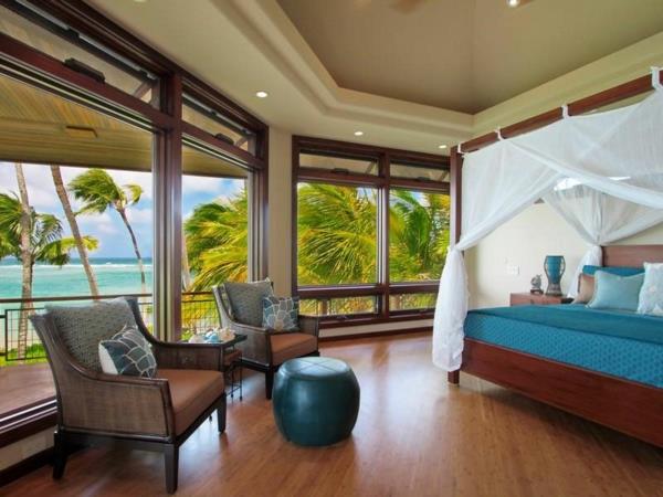 Κατοικία στη Χαβάη με ένα πολύ δημιουργικό ντιζάιν υπνοδωμάτιο με κρεβάτι με ουρανό