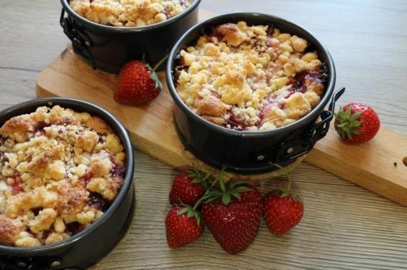 Συνταγές με Ραβέντι και Φράουλες Spring Recipes Rhubarb Strawberry Cake