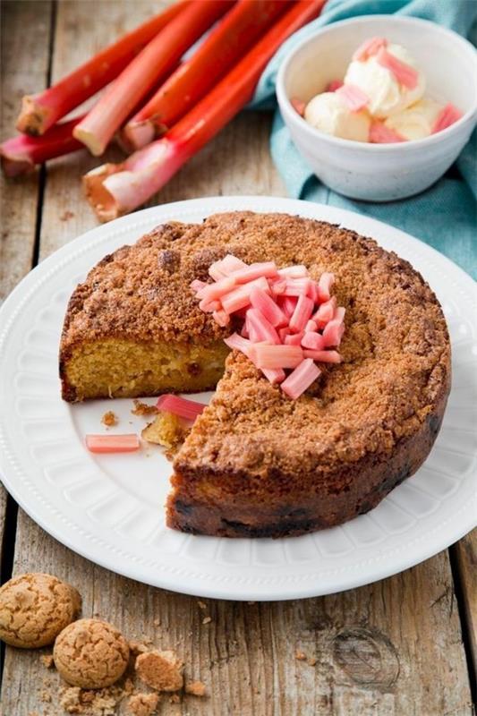 Συνταγές με Ραβέντι και Φράουλες Spring Recipes Rhubarb Streusel