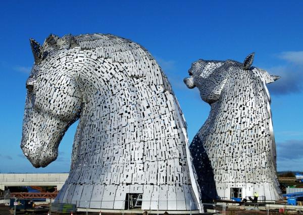 Τα γιγάντια Kelpies με γλυπτά από κεφάλι αλόγου σκωτσέζικη κληρονομιά