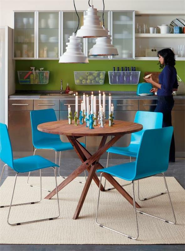 Στρογγυλές μπλε καρέκλες τραπεζάκια με δυνατότητα επέκτασης