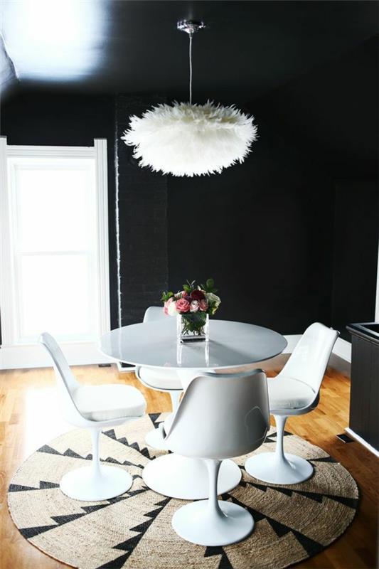 Τραπέζια σε μαύρο και άσπρο χρώματα