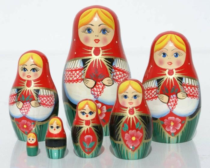Ρωσικές κούκλες Ρωσικές γυναίκες της οικογένειας matryoshka