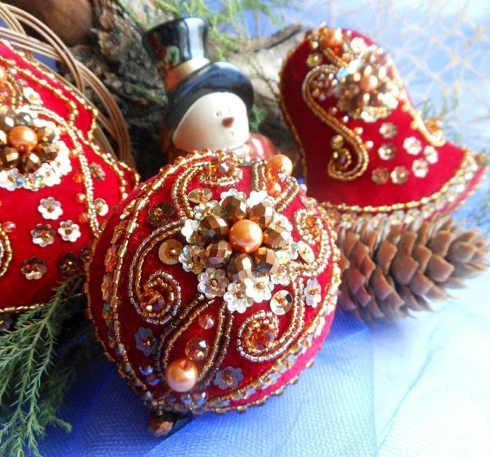 Ρωσικά Χριστούγεννα Χριστούγεννα στη Ρωσία Χριστουγεννιάτικο δέντρο festltafel κόκκινη λάμψη