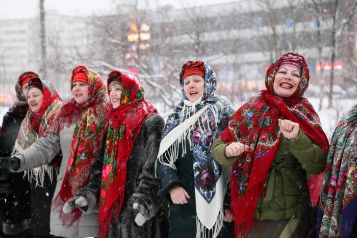 Ρωσικά Χριστούγεννα Χριστούγεννα στη Ρωσία ψάλλοντας ξόρκια