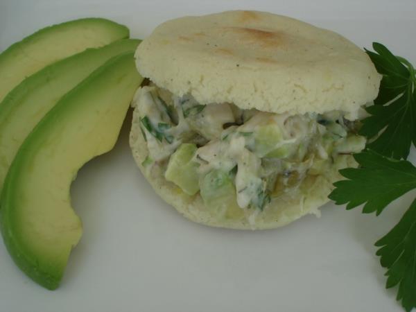 Συνταγές σάντουιτς Κολομβία Meisbrot με σάντουιτς αβοκάντο
