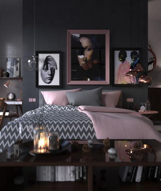 Ιδέες κρεβατοκάμαρας σε μαύρο και ροζ σκούρο εσωτερικό ροζ τονίζουν πολλά διακοσμητικά πορτρέτα στα κεριά τοίχου