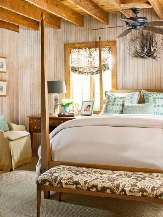 Το υπνοδωμάτιο είναι διακοσμημένο σε φθινοπωρινό στιλ σε ρουστίκ στιλ, πολύ ξύλο