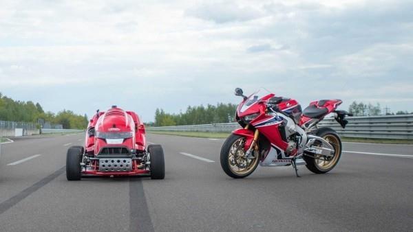 Το γρηγορότερο χλοοκοπτικό στον κόσμο Το Mean Mower φτάνει τα 150 μίλια / ώρα μαζί με το Fireblade Motorrad