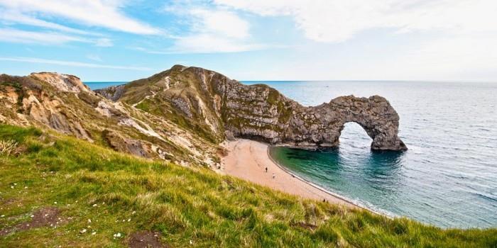 Οι πιο όμορφες παραλίες στον κόσμο Harbor Cliff Beach England