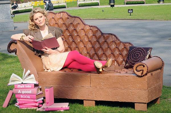 Σοκολάτα έντεχνες ιδέες σχεδιασμό καναπέ ανάγνωση