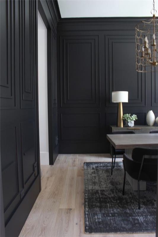Μαύρος ξύλινος τοίχος βαμμένος σε μαύρο περισσότερο δράμα στο γραφείο του σπιτιού όμορφη εμφάνιση