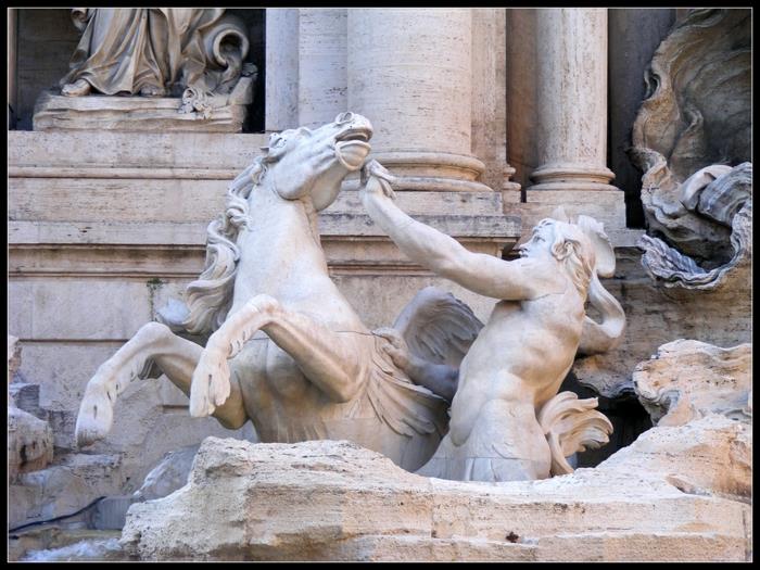 Αξιοθέατα στην Ιταλία Αξιοθέατα στην Ιταλία Γλυπτό Fontana di Trevi