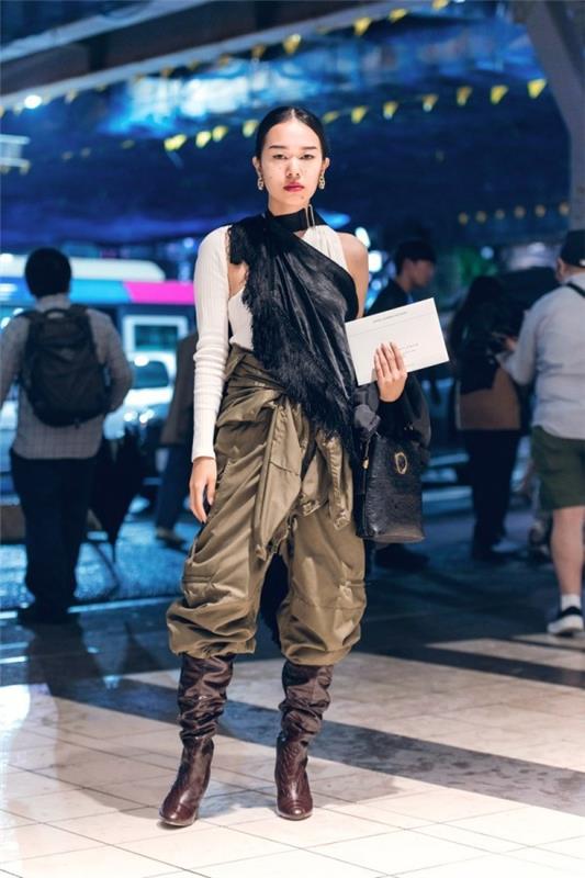 Πολύ κομψή στολή με παντελόνια - τάσεις της μόδας του δρόμου