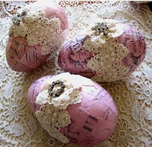 Τεχνική χαρτοπετσέτας σε πασχαλινά αυγά πλεκτά λουλούδια vintage