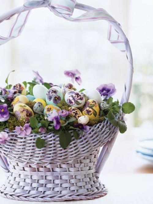 Τεχνική χαρτοπετσέτας Πασχαλινά αυγά καλάθι μοβ λουλούδια