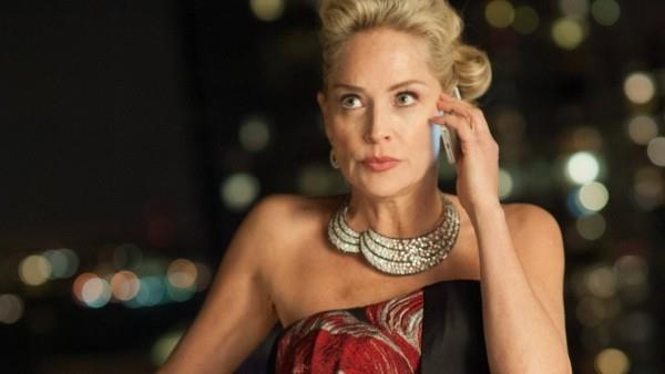 Η Sharon Stone γνωστή ηθοποιός του Χόλιγουντ επιστρέφει στην οθόνη