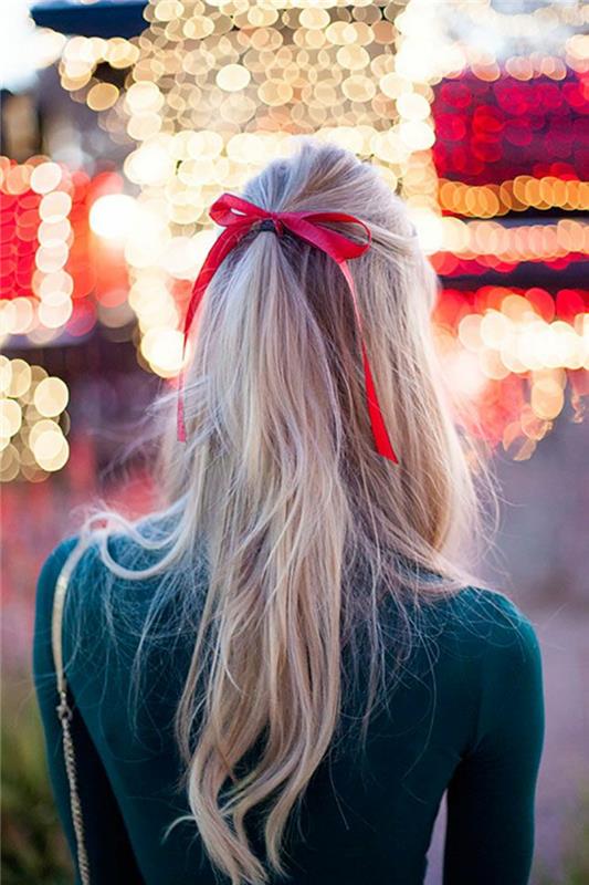 Τα χτενίσματα της Πρωτοχρονιάς μόνοι σας κάνουν μακριά μαλλιά κόκκινο τόξο