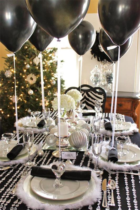Γιορτάστε την παραμονή της Πρωτοχρονιάς στο σπίτι Πρωτοχρονιάτικη γιορτή Πρωτοχρονιάς δημιουργικές ιδέες διακόσμησης μαύρα μπαλόνια πολύ λάμψη και λάμψη