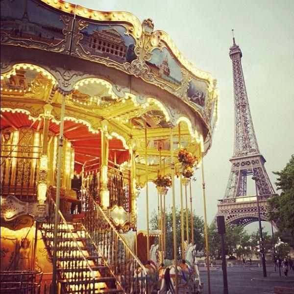 Ταξίδι παραμονής Πρωτοχρονιάς με παιδιά ταξιδιού προορισμού Παρίσι