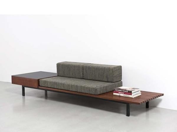 Καναπές με ενσωματωμένο τραπέζι, απλό σχέδιο, ξύλινο πλαίσιο, δύο ράφια για βιβλία