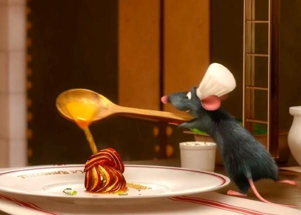 Καλοκαιρινή συνταγή ratatouille όπως από το πιάτο remy της σκηνής ταινιών Pixar
