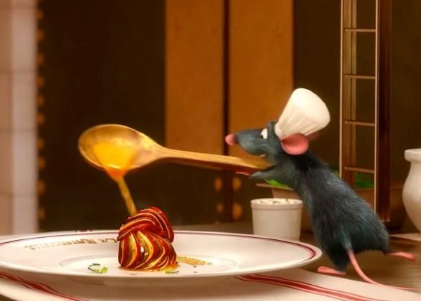 Καλοκαιρινή συνταγή ratatouille όπως από το πιάτο remy της σκηνής ταινιών Pixar
