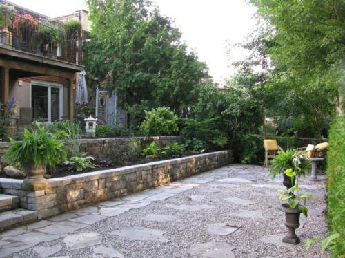 Παίξτε ιδέες για τα κατοικίδια στον κήπο με παραδοσιακή επίπλωση