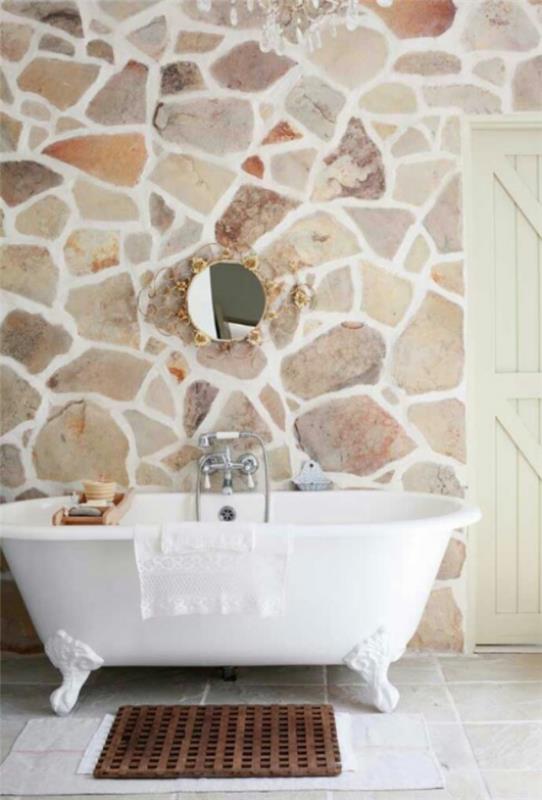 Πέτρα στο μπάνιο Μπάνιο σε ρετρό στυλ πέτρινο λουτρό τοίχου με νύχια