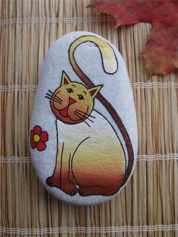 Χρωματίστε πέτρες αστείες χειροτεχνίες γάτας με πέτρες