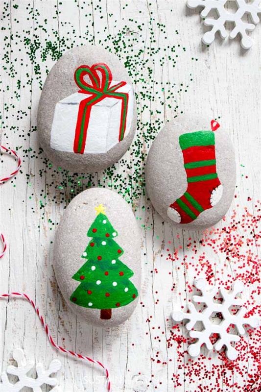 Πέτρες ζωγραφικής για τα Χριστούγεννα - καλλιτεχνικές ιδέες και συμβουλές για μια εορταστική χειμερινή διακόσμηση απλές εικόνες σχεδιάζει τα Χριστούγεννα
